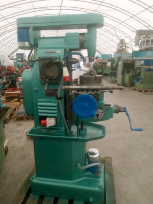 Univerzalna glodalica PROGRES