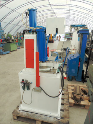 Poluautomatski ger EISELE