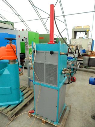 Apokalipsa d.o.o. ima preko 2.500 polovnih, remontovanih ma&scaron;ina na lageru. Sve ma&scaron;ine možete pogledati i probati u halama preduzeća . Ma&scaron;ine su većinom Italijanske proizvodnje, livene. Imamo u ponudi kompletne linije za proizvodnju drvenih gajbi marke Corali. Komplet linije za proizvodnju: name&scaron;taja, peleta, paleta, drvenih vrata i prozora, kao i parketa.