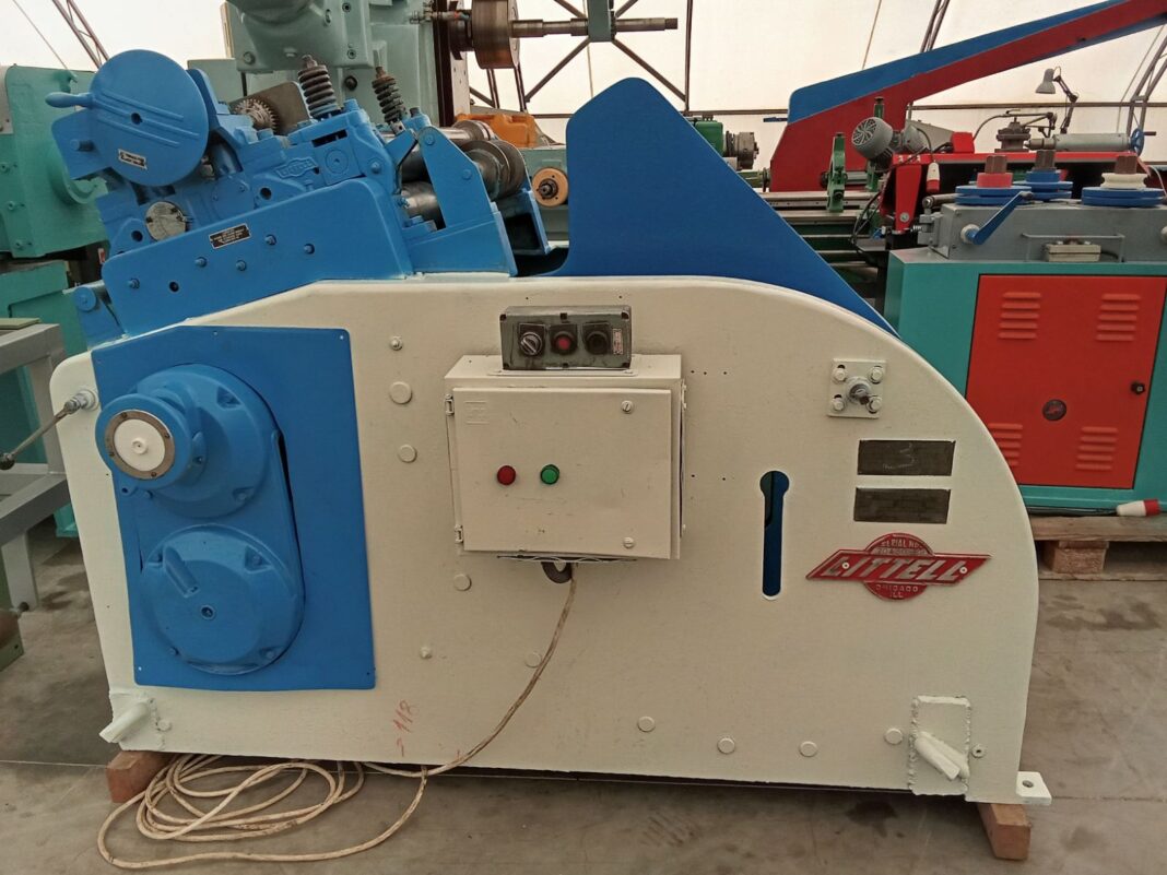 Mašina za razvlačenje lima